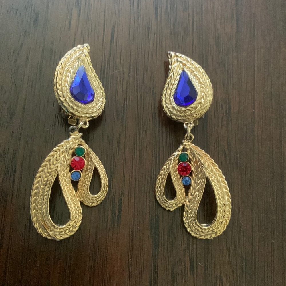 1980s Gold Tone Tear Drops Multicolored Rhinestones Clip Earrings